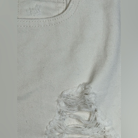 Forever 21 Womens High Rise Relaxed Mom Short Distressed Beige Size 24 NWT - Picture 7 of 11